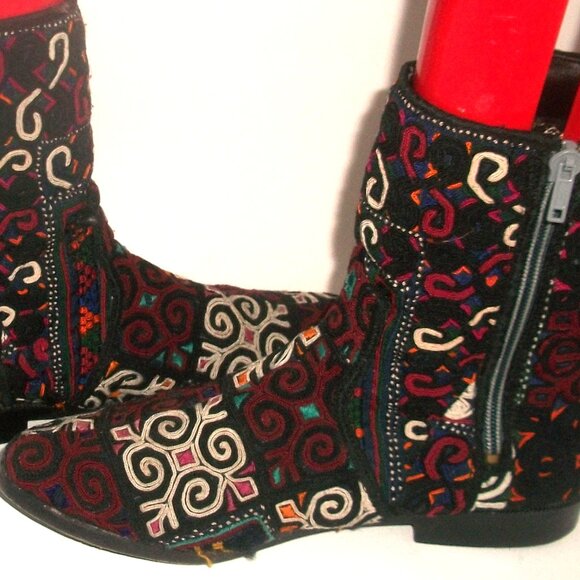 Unbranded Artisan-Made Central Asian Suzani Embroidered Side Zip Flat Boots 10M - Picture 1 of 12
